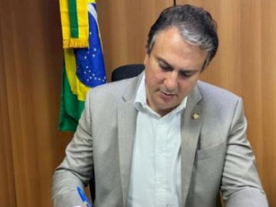 MEC anuncia aumento do salário dos professores para R$ 4,4 mil