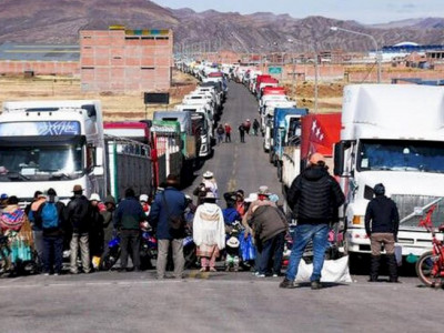 Protestos contra destituição de Castillo são retomados 
