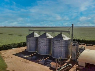 Três trabalhadores rurais morrem ao cair em silos de soja