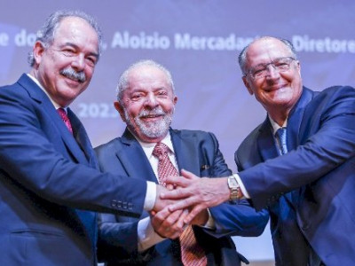 Congresso quer barrar novos empréstimos do BNDES ao exterior