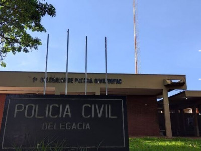 Durante briga por som alto, irmão bate portão 