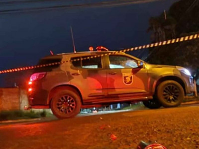 Homem é morto após apontar arma para policiais