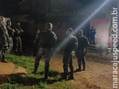 Homem é morto e outro baleado por dupla de moto 