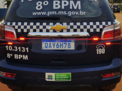 Jovem é esfaqueado após tentar defender vizinha de ex-marido
