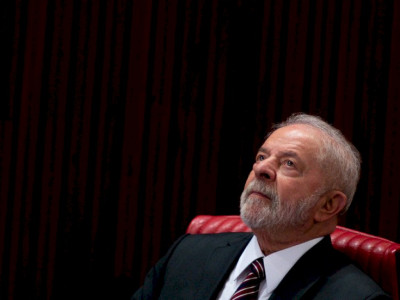Lula agora admite concorrer à reeleição em 2026