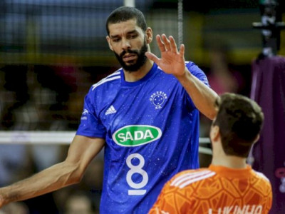 Wallace é suspenso pelo Cruzeiro, após post sobre atirar em Lula