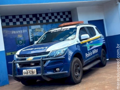 Homem é preso após agredir a esposa durante crise de ciúme