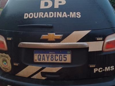 Homem é preso após jogar água fervendo em esposa