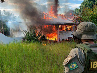Ibama e PRF desmontam mais de 190 acampamentos na TI Yanomami
