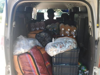 Polícia apreende produtos de contrabando em van boliviana 