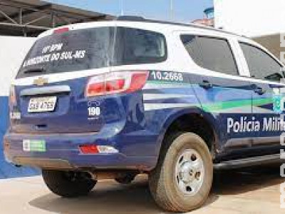 Bandidos tentam sequestrar e roubar taxista durante corrida