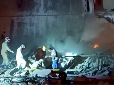 Edifício desaba e pega fogo em Olinda; duas pessoas morreram