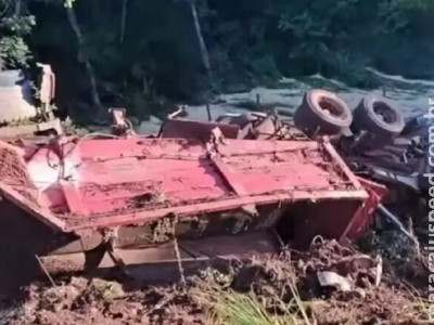 Motorista sai ileso após caminhão tombar na Serra de Maracaju