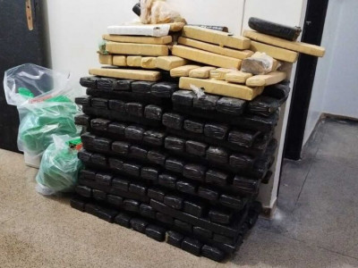 Adolescente é apreendido com maconha após perseguição na BR-463