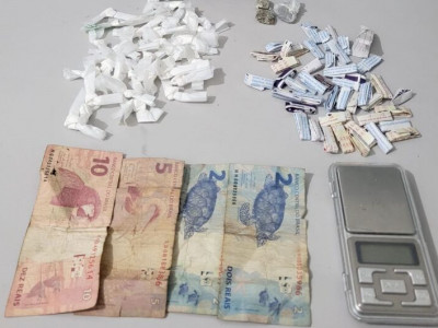 Homem é preso em flagrante comercializando drogas