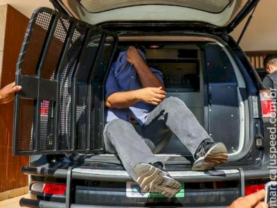 Preso por pedofilia, dentista tenta voltar a consultório