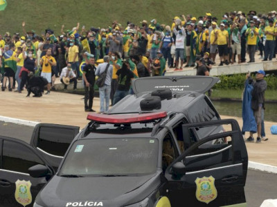 STF julga mais 250 denunciados por atos golpistas