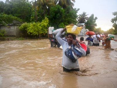 Enchentes deixam 42 mortos e 11 desaparecidos no Haiti