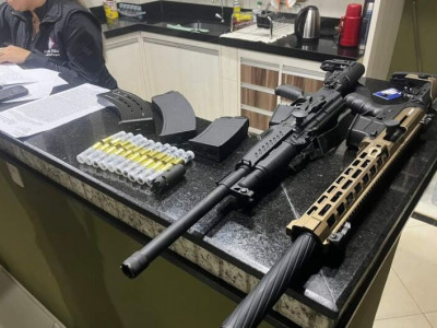 Brasileiro é preso com armas semiautomáticas na fronteira