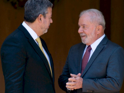 Lula descarta reforma ministerial e diz que Lira não pediu controle de pastas