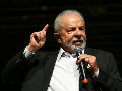 Lula manda Caixa suspender cobrança de Pix para pessoa jurídica