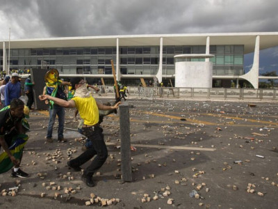 PF faz buscas por "possível financiador" de atos em 8 de janeiro 