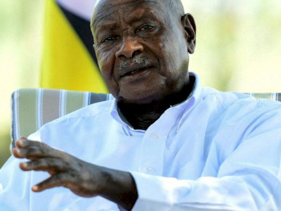Presidente de Uganda rejeita críticas à nova lei anti-LGBTQI+