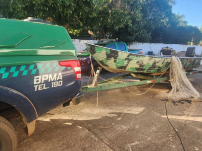 Dupla é presa por pesca com tarrafa e em local proibido