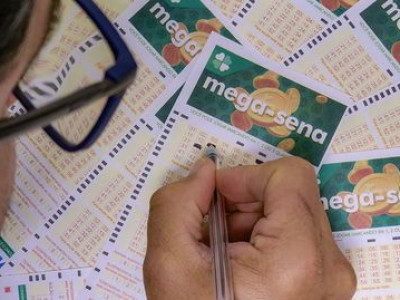 Mega-Sena acumula e próximo prêmio pode chegar a R$ 50 milhões