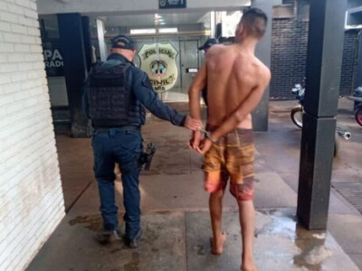 Rapaz bate na mãe por negar dinheiro e acaba preso em Dourados