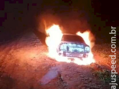 Carro usado em assassinato de mulher é incendiado na fronteira