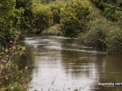 Homem é preso afogando esposa em lago de Três Lagoas