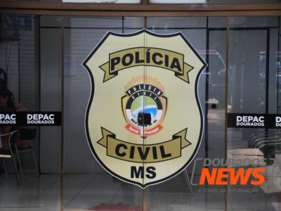 Mulher é flagrada tentando furtar residência no Centro