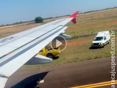 Avião quebra durante decolagem e deixa passageiros na mão