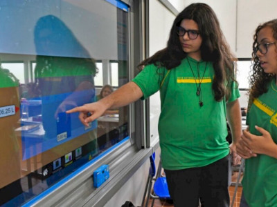 Estado deve instalar lousas digitais em 75 escolas