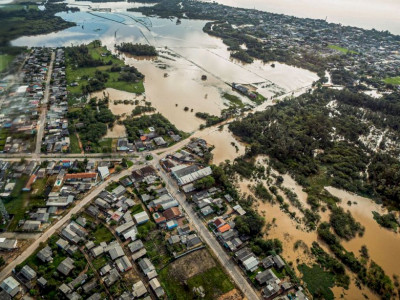 Governo federal visita regiões afetadas por tempestades no RS