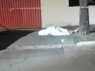 Homem é morto na casa de ficante na Vila Carlota