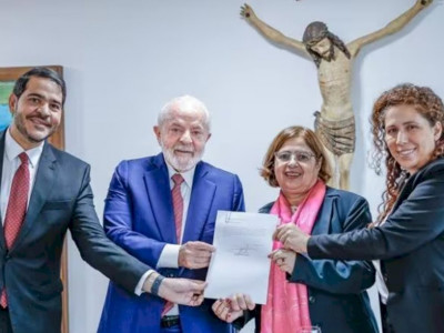 Lula aprova parecer da AGU que determina demissão para casos de assédio sexual