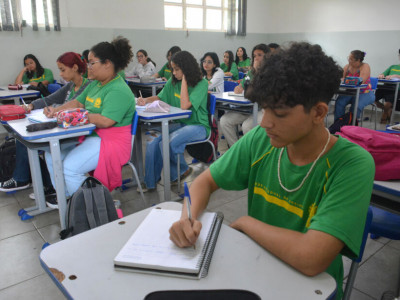 Mudanças no Ensino Médio devem ser adiadas para 2024
