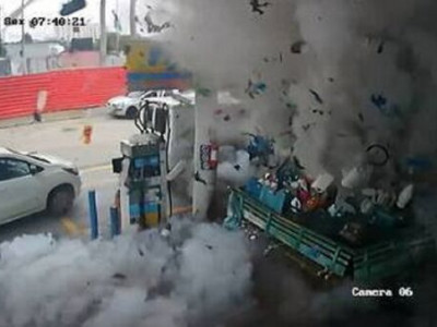 Caminhonete explode em posto de gasolina de SP