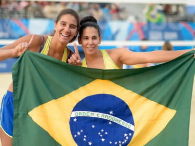 Duda e Ana Patrícia conquistam o ouro no vôlei de praia do Pan