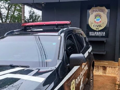 Homem joga coquetel molotov e queima equipamento de academia