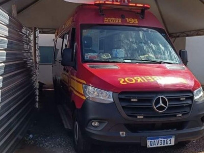 Idoso morre em hospital após cair de caixa d