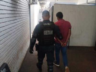 Jovem é flagrado com quase 100 quilos de maconha em sitioca