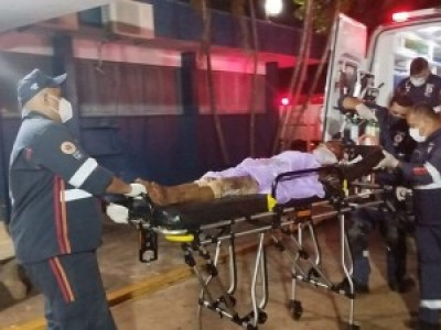 Mulher leva facada na cabeça durante bebedeira em Dourados