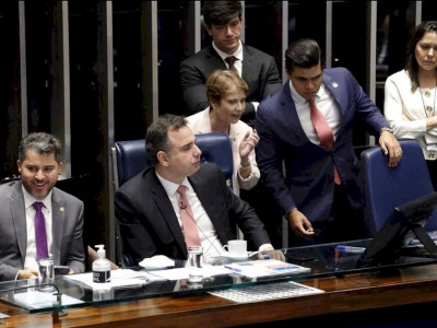 Tereza e oposição tentam barrar, mas Senado aprova lei de cotas