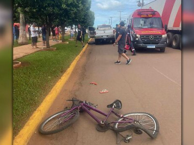 Carro atinge bicicleta e criança fica ferida em Corumbá
