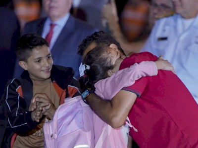 Clima de emoção marcou chegada de brasileiros da Faixa de Gaza