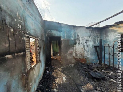 Incêndio destrói móveis e casa em bairro de Aquidauana
