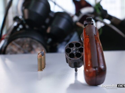 Jovem de 23 anos é baleado no Jardim Pênfigo